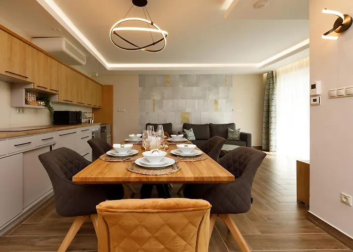 Royal Cafe Apartment Keszthely